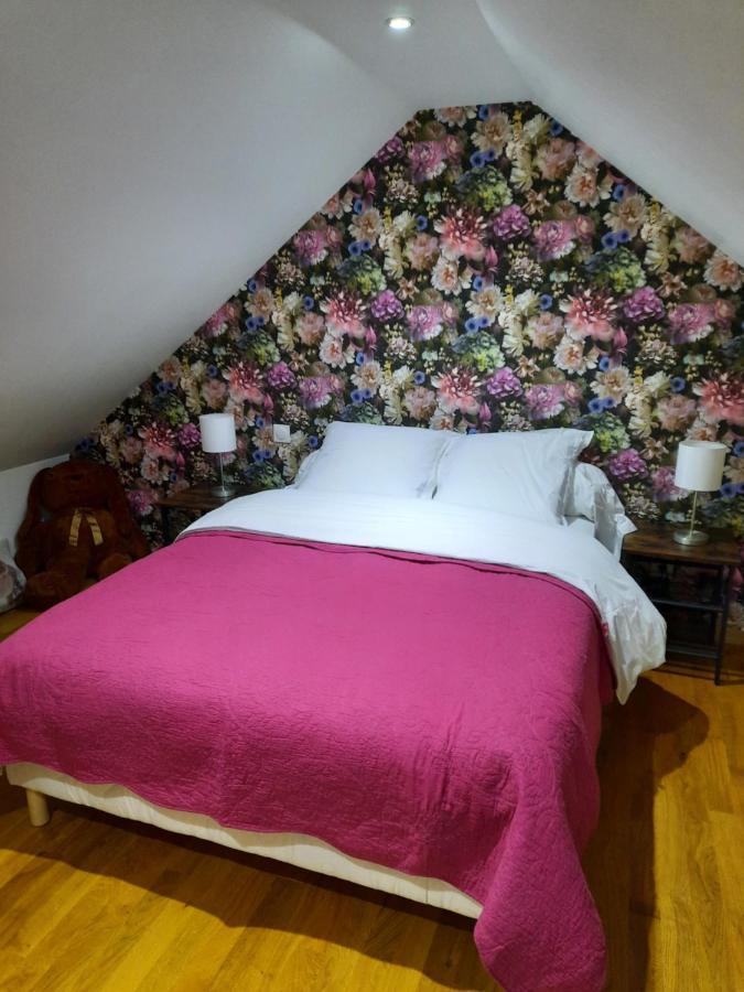 Chalet A L'Oree Du Bois Avec Parking Tournavaux ภายนอก รูปภาพ